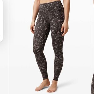 Lululemon Wunder Under High-Rise Tight 28" *Full-On Luxtreme. Size 6